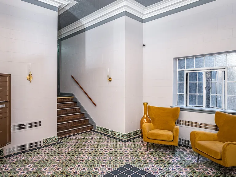 Manhattan Apartments — Photo 10