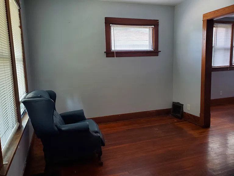 1113 Hickory St — Photo 2