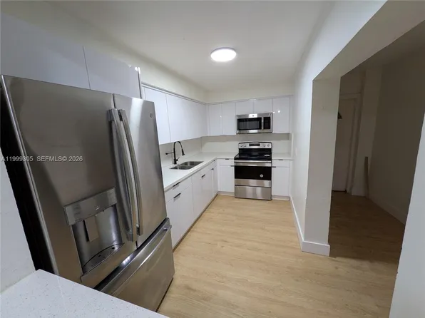 7022 SW 19th Ct, North Lauderdale, FL 33068