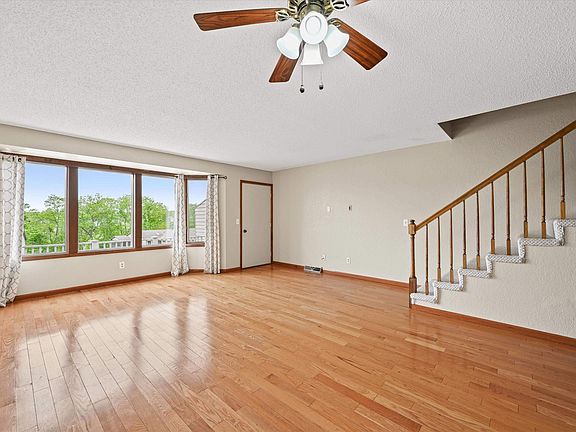 5th image of 2844 Oak Meadow Ct