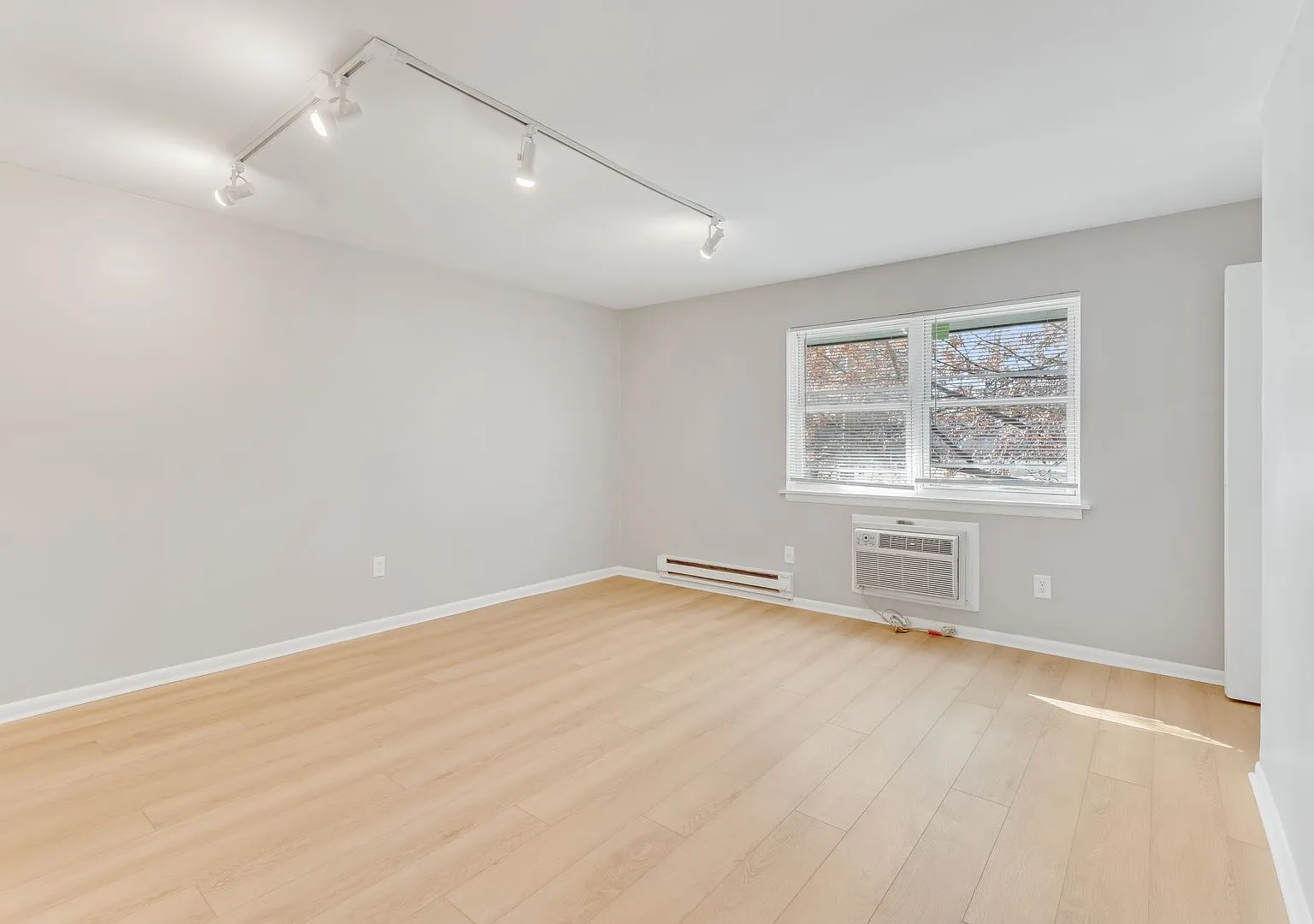 Oak Ridge Apartments — Photo 4