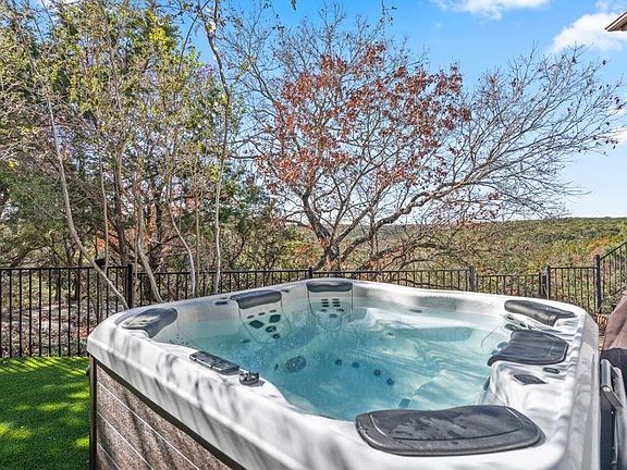 4th image of 9405 Bell Mountain Dr