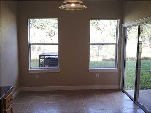 5th image of 260 Alexander Woods Dr