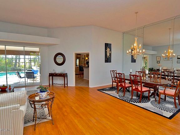 5th image of 141 Linkside Cir