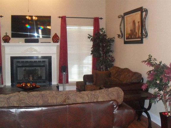 4th image of 101 Finch Dr