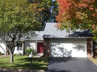 513 Sugarland Run Dr, Sterling, VA 20164