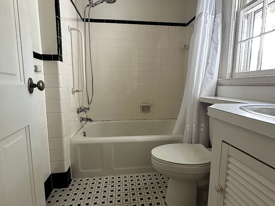 1st image of 1220 Daniel Ave #2