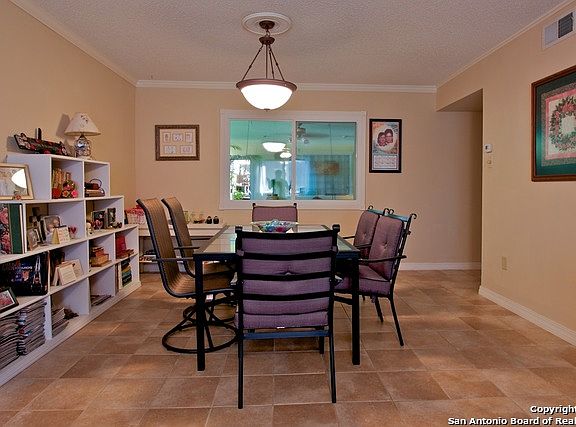 4th image of 10939 Crown Park Dr