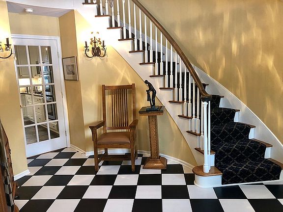 Two-Story Oval Foyer