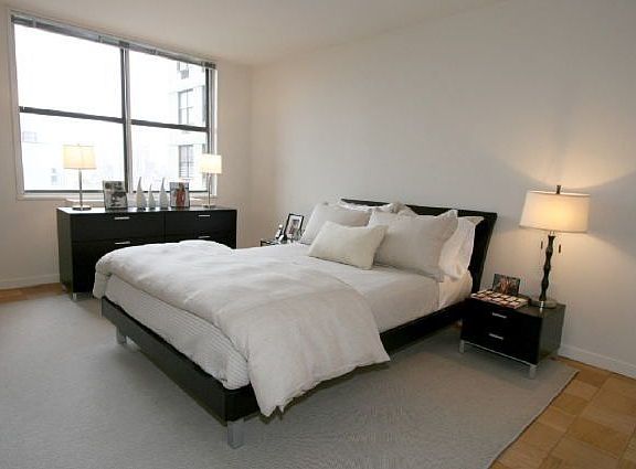 3rd image of 300 E 75th St APT 20L