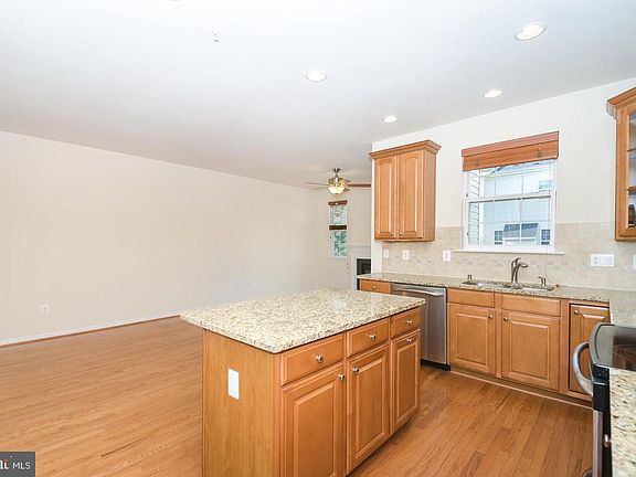 4th image of 7345 Mockingbird Cir