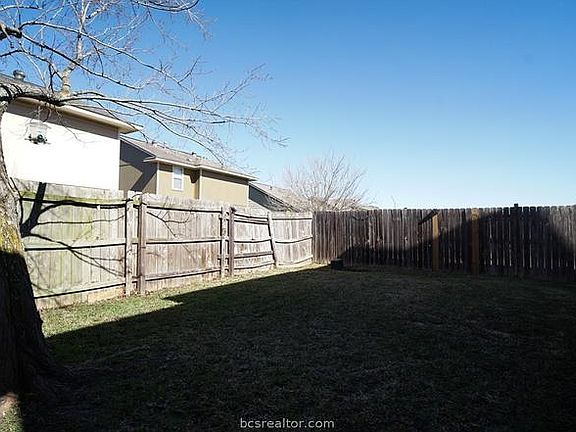 4th image of 505 Thornton Ct