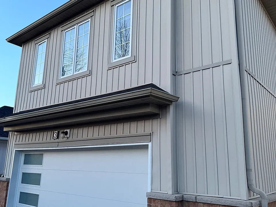 3 Oakmoor Ln