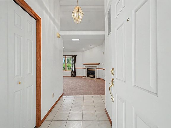 5th image of 1117 Ascot Dr
