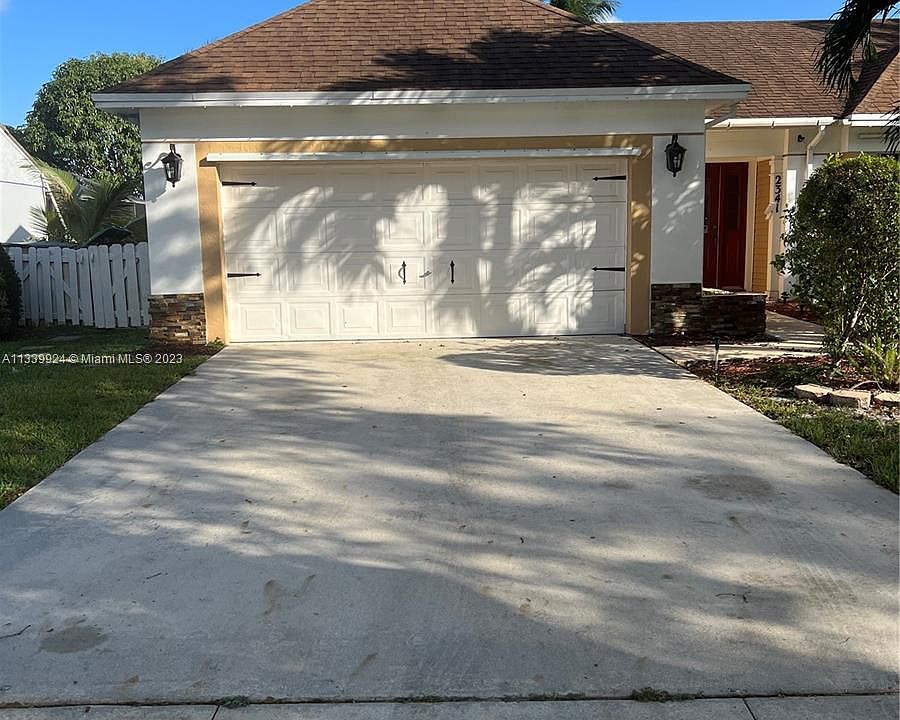 1st image of 2341 Fairmont Ave