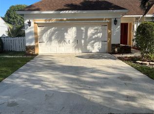 2341 Fairmont Ave, Hollywood, FL 33025
