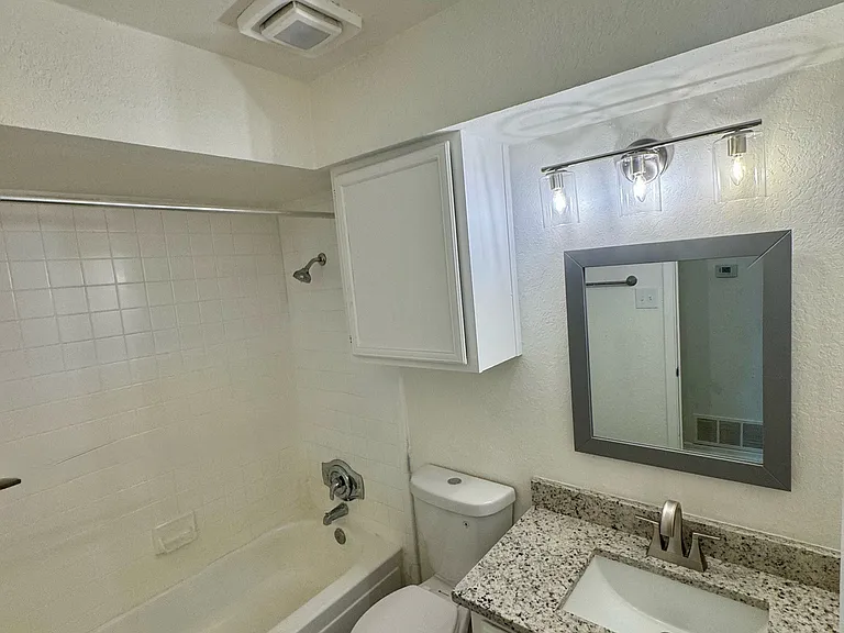 4041 Evergreen St — Photo 5
