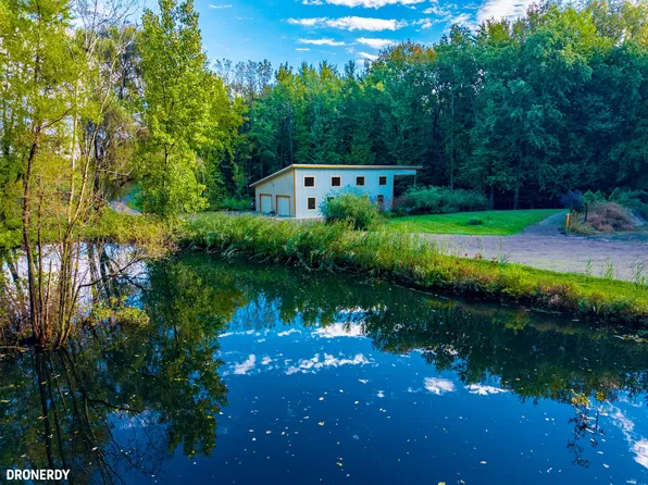 6200 Elm Valley Rd, Three Oaks, MI 49128
