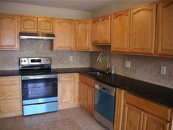 2nd image of 1418 Blanco Ln