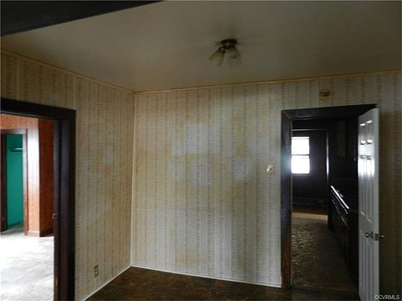 4th image of 2503 Lee St