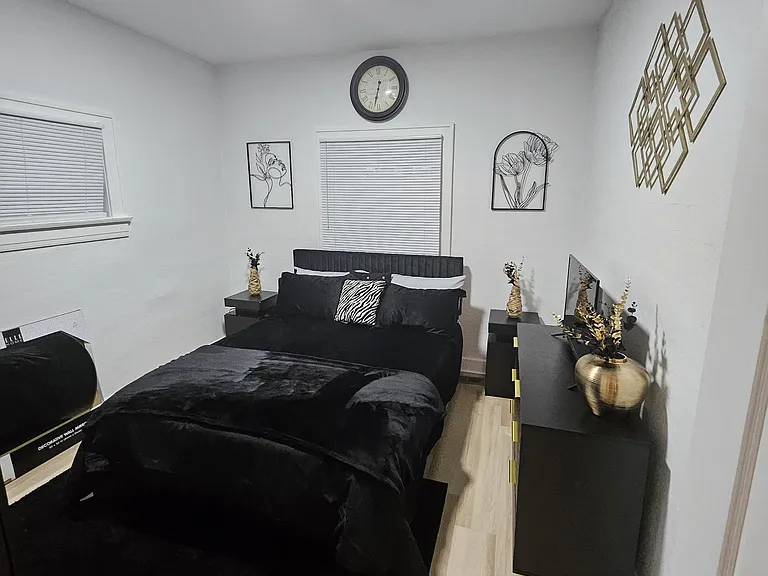 2633 Grand Ave — Photo 6