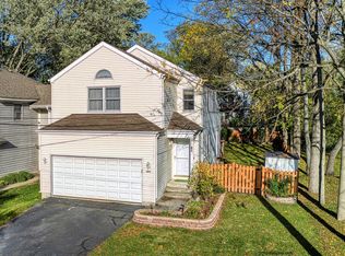 3814 Illinois St, Crystal Lake, IL 60014