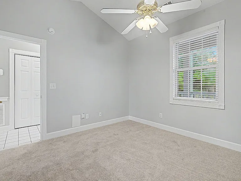 670 Riverwalk Dr #302 — Photo 14