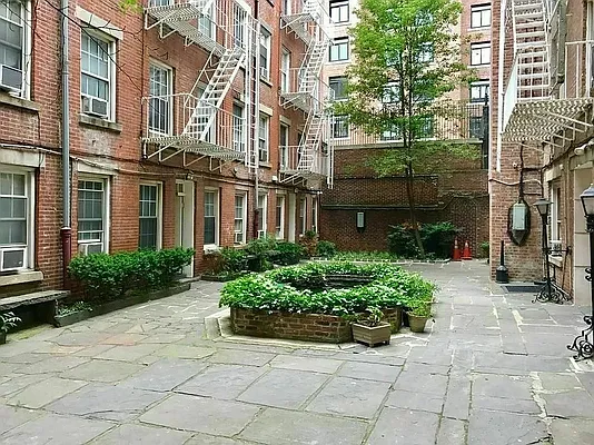 Rented by REAL New York | media 12