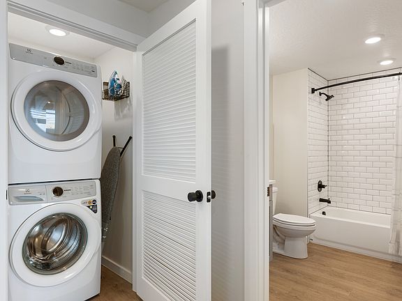 5th image of 961 W Akoya Pearl Rd #301