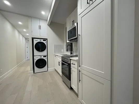 Rented by HOLTON REAL ESTATE INC. | media 7