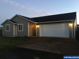 2247 Leonard Ln, Lebanon, OR 97355
