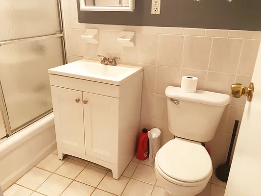 Rented by NY Space Finders Inc. | media 7