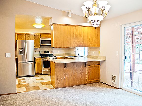 2nd image of 3320 Notre Dame Ct SE