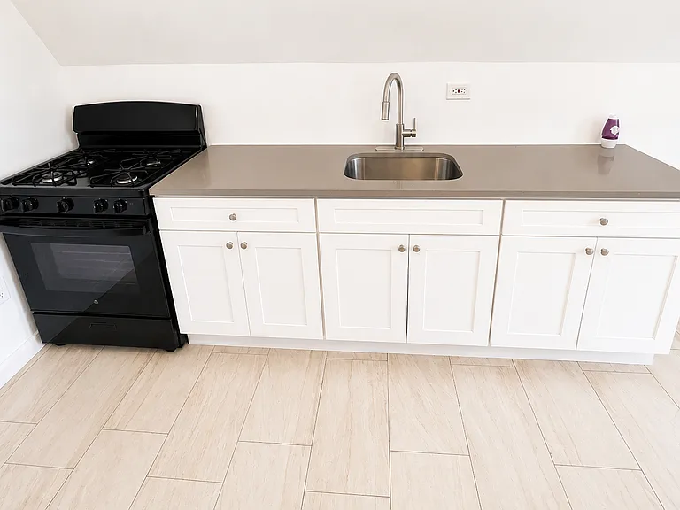 378 S 12th St #3 — Photo 3