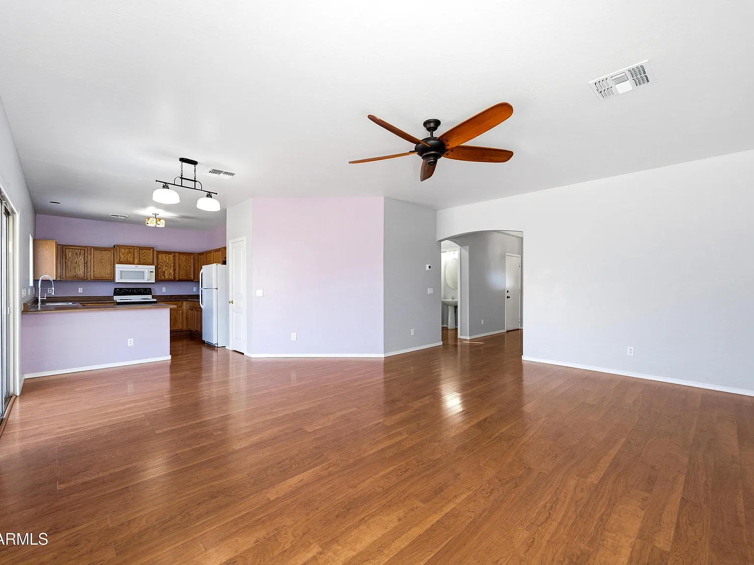 4 bed, 2.5 bath, 2129 sqft, $2,000 — Photo 4