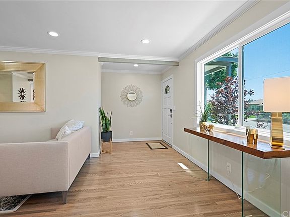 3rd image of 2933 Ashmont Ave