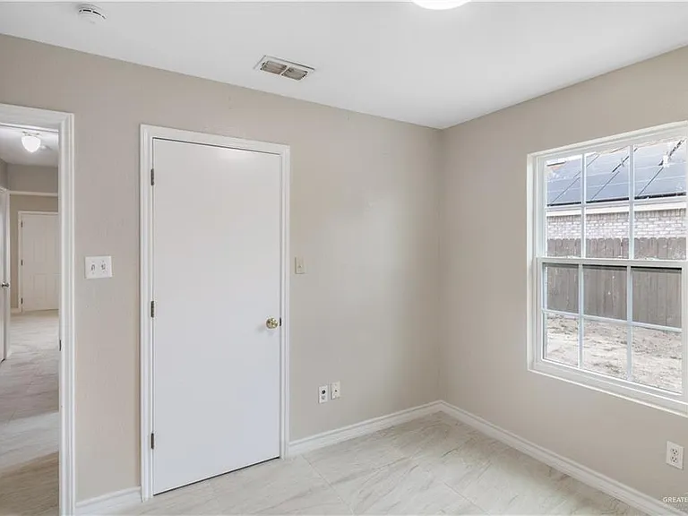 3812 Camellia Ave — Photo 14