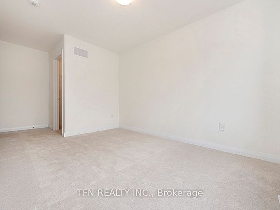 3rd image of 389 Starlight Ave