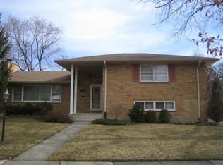 170 W Kathleen Dr, Park Ridge, IL 60068