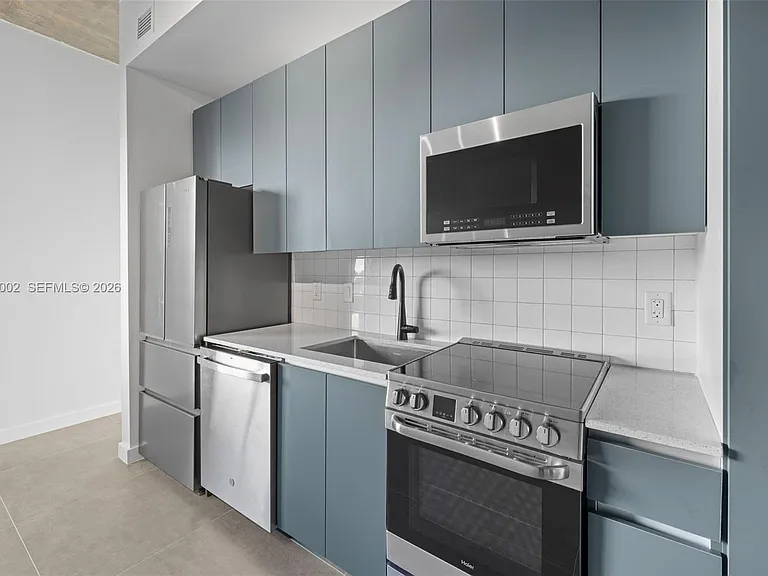 315 NW 32nd St #306 — Photo 4
