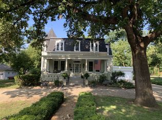 1204 N Buckeye Ave, Abilene, KS 67410
