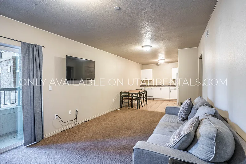 1 bed, 1.0 bath, 1196 sqft, $650 — Photo 4