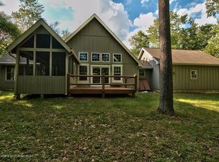 7 Bass Ct, Gouldsboro, PA 18424