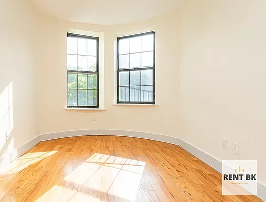 Rented by RENTBK LLC | media 4