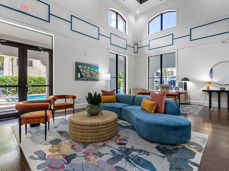 Miramar Park Apartments — Photo 9