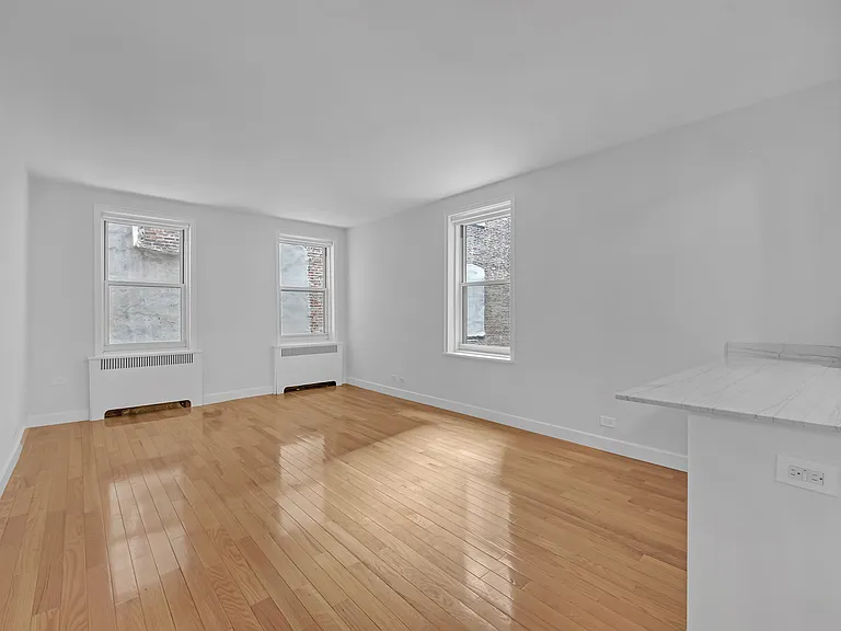 364 W 18th St #1F — Photo 6