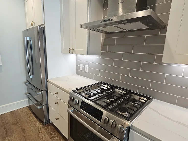 5 Gadsdenboro St #216 — Photo 2
