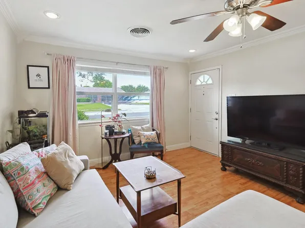 3016 Joanna Dr, Farmers Branch, TX 75234