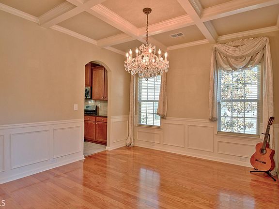 4th image of 58 Virginia Ave