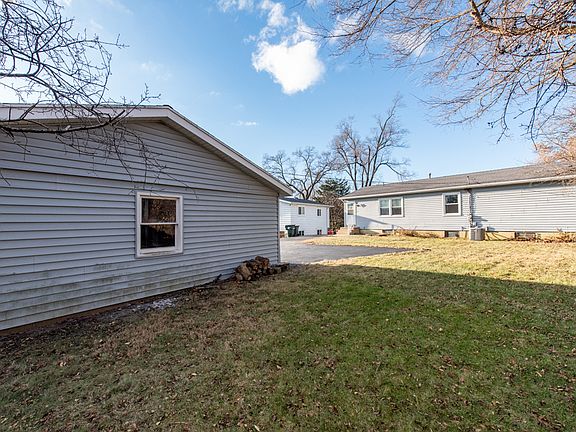 4th image of 293 Bridgewood Dr